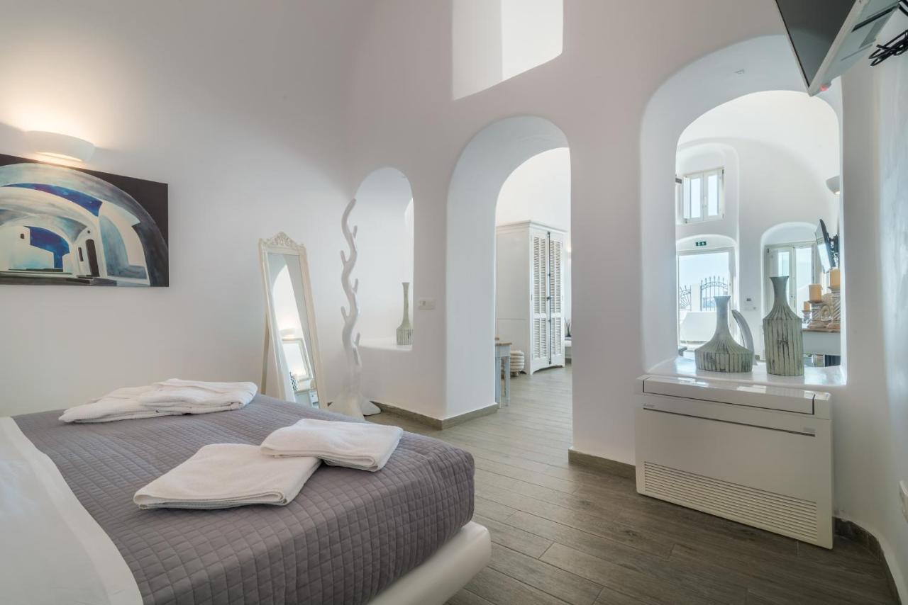 Angel Luxury Suites Fira  Exteriör bild